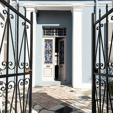 Beautiful Neoclassical House In Rhodes Town فيلة