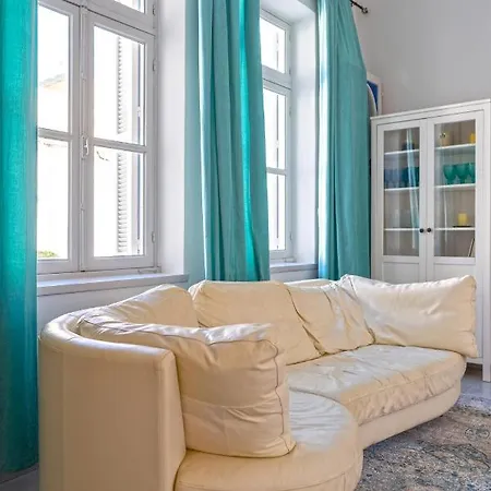 ヴィラ Beautiful Neoclassical House In Rhodes Town *