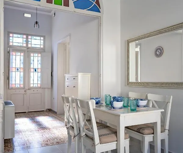 Beautiful Neoclassical House In Rhodes Town فيلة Rhodes City