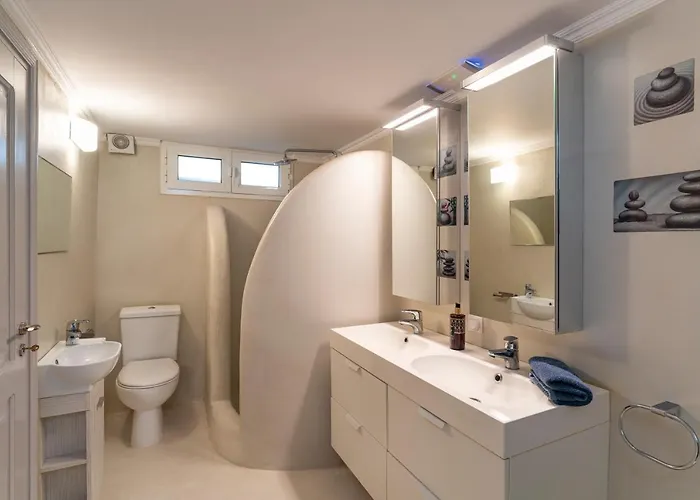 فيلة Beautiful Neoclassical House In Rhodes Town *