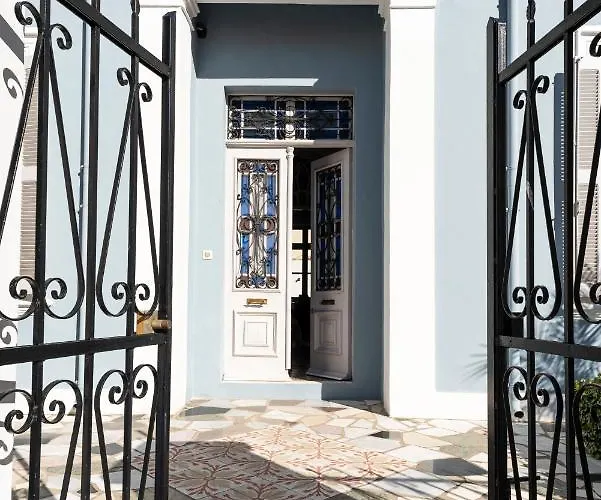 Beautiful Neoclassical House In Rhodes Town فيلة